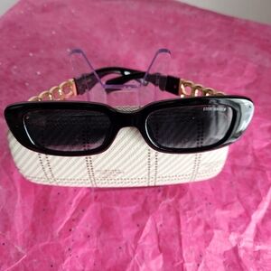 Steve Madden Rectangular sunglasses, goldtone braided handles w/case NWOT